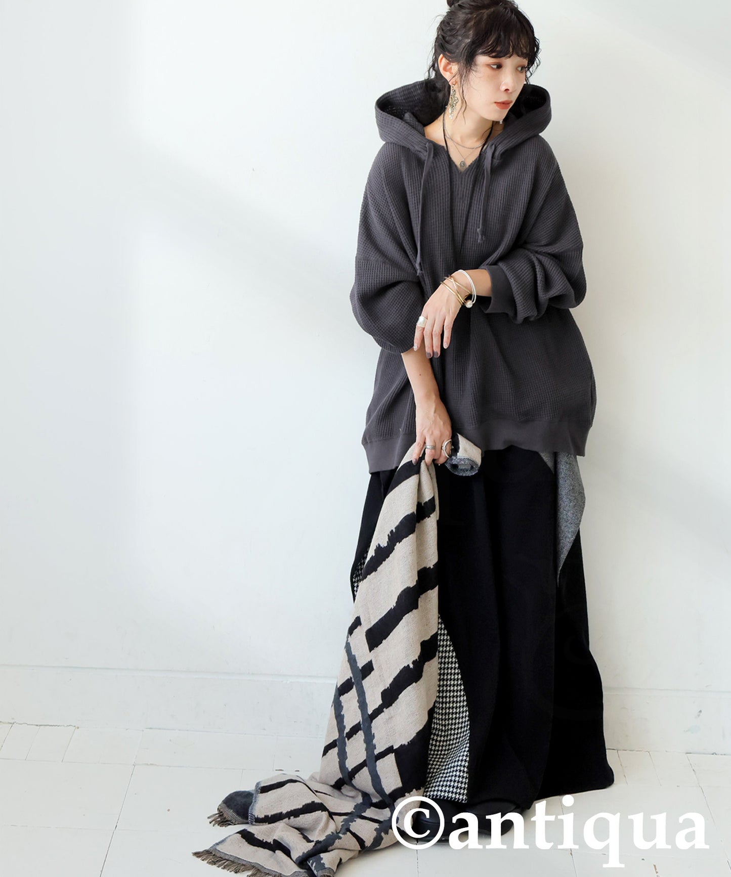 Gusset-Style Neck Hoodie Ladies