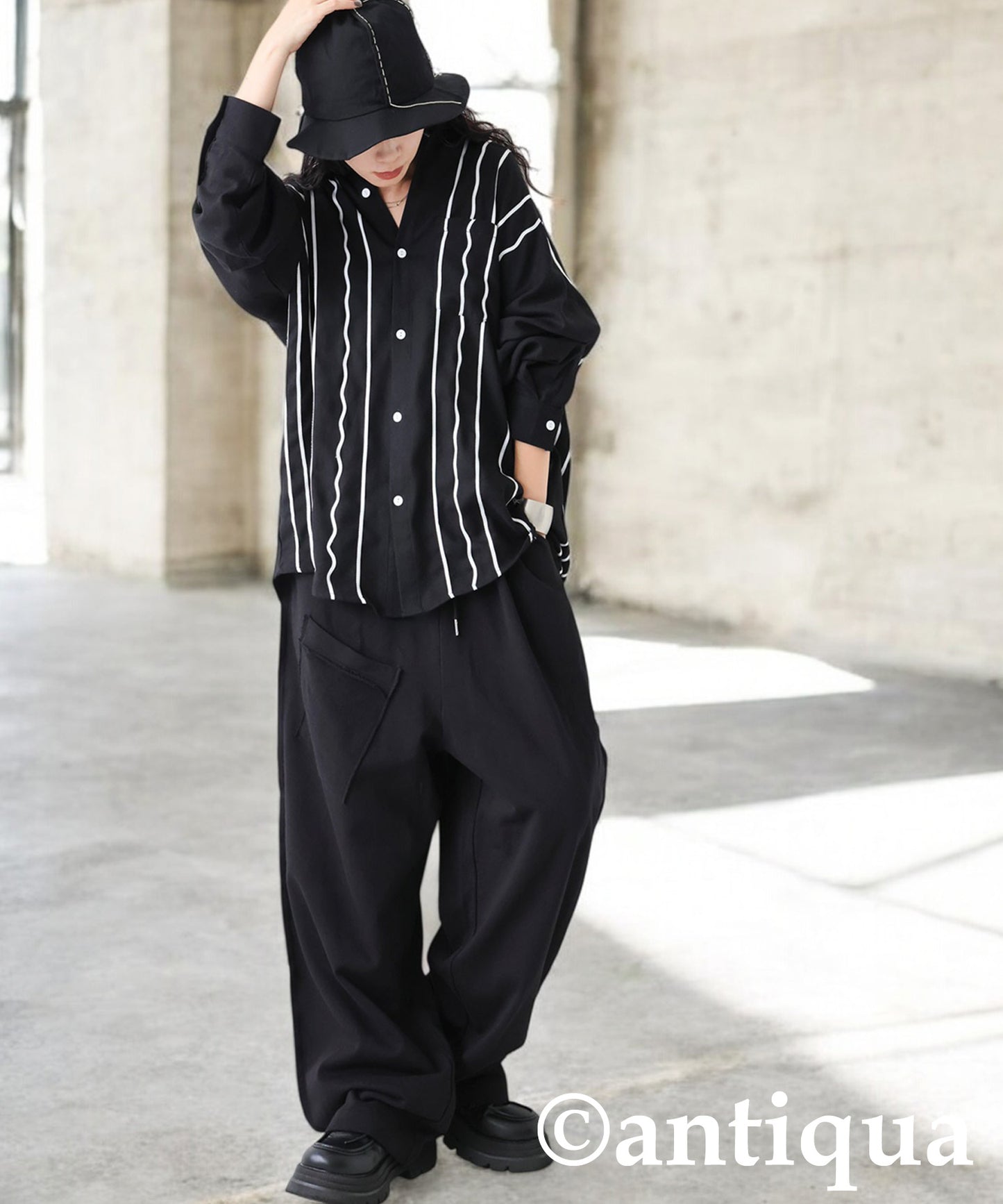 Design Pocket Sweatpants Ladies