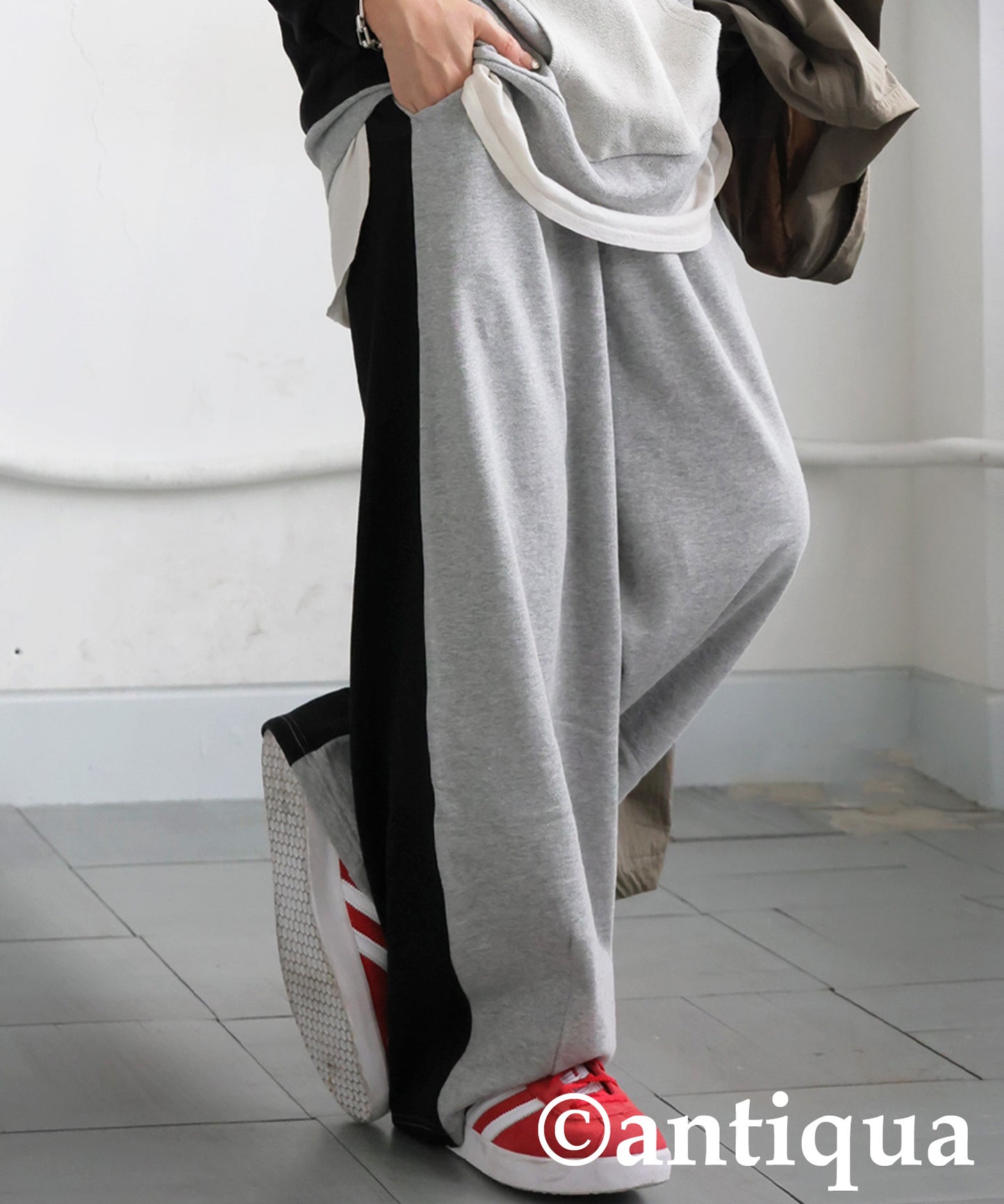 Two-Tone Fleece SweatpantsLadies