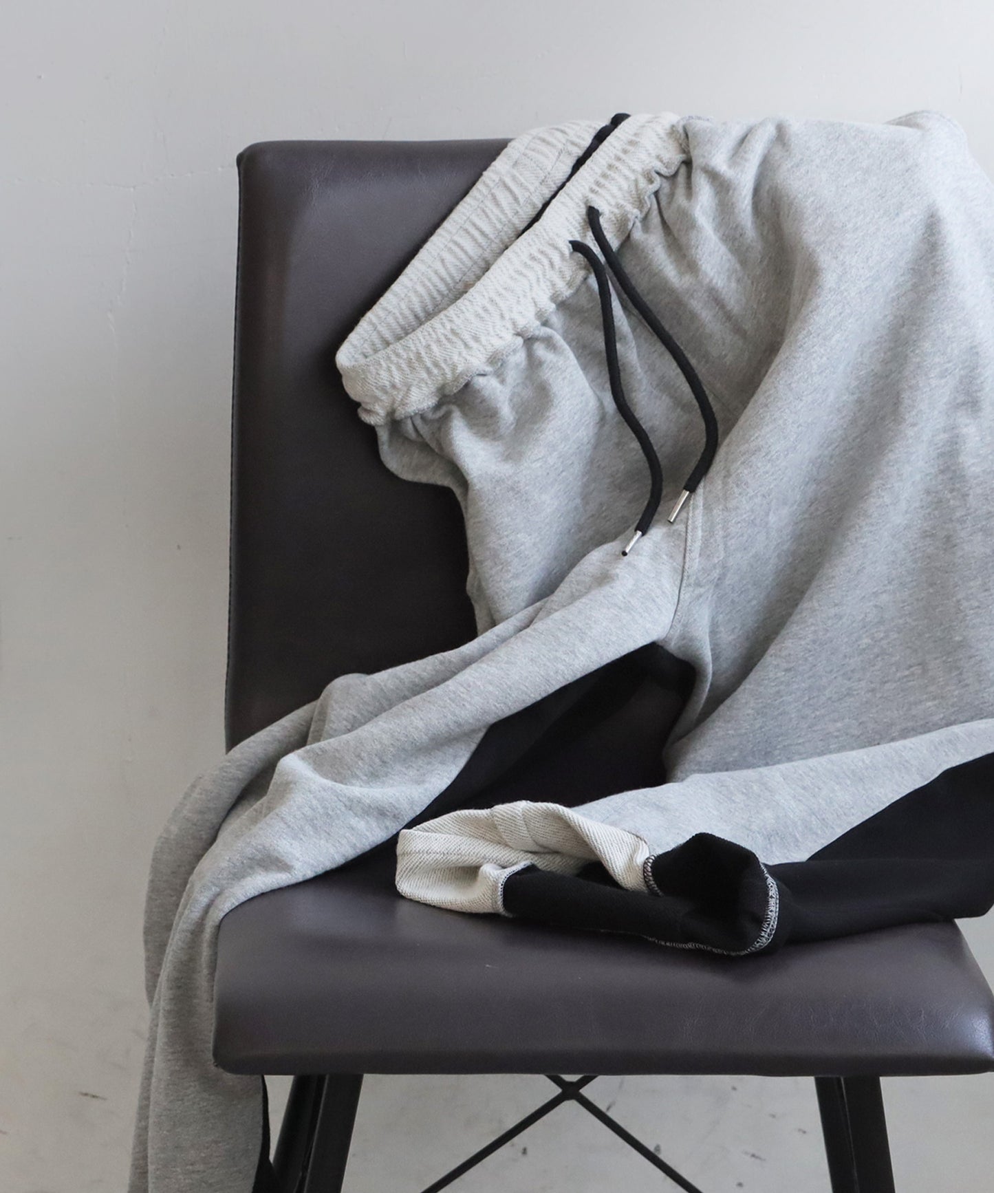 Two-Tone Fleece SweatpantsLadies