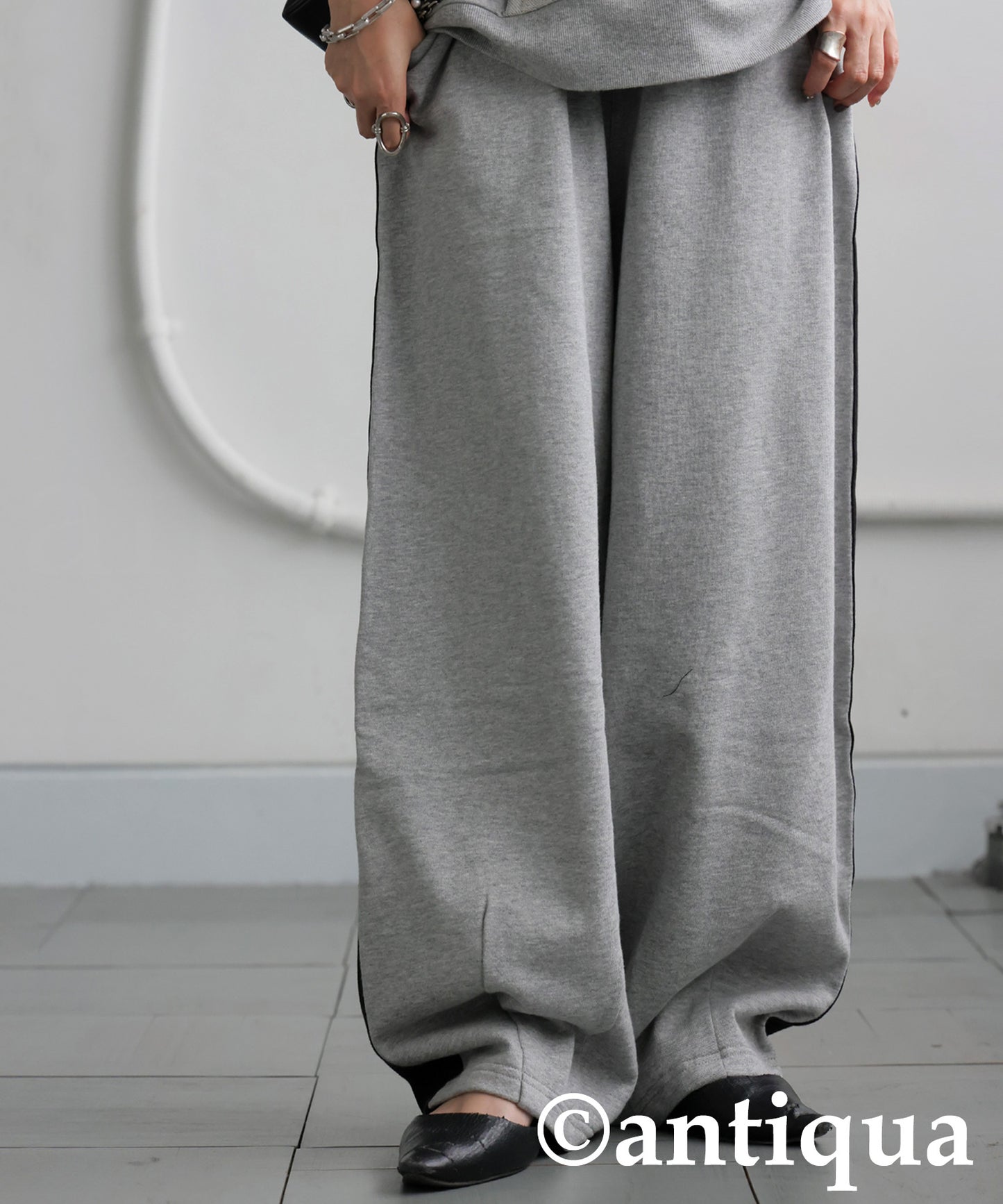 Two-Tone Fleece SweatpantsLadies