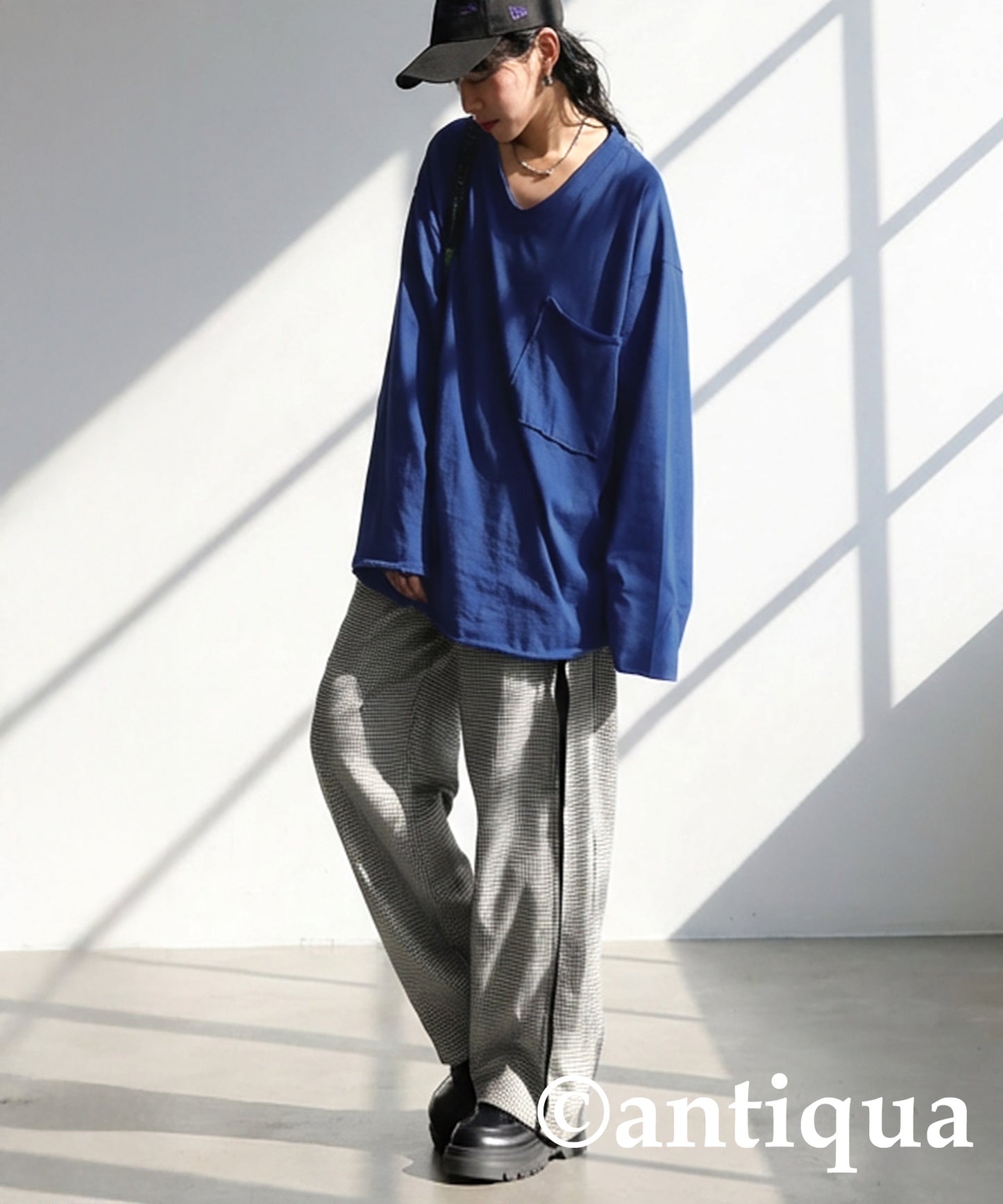 Cut-Off V-Neck Long T-Shirt Ladies