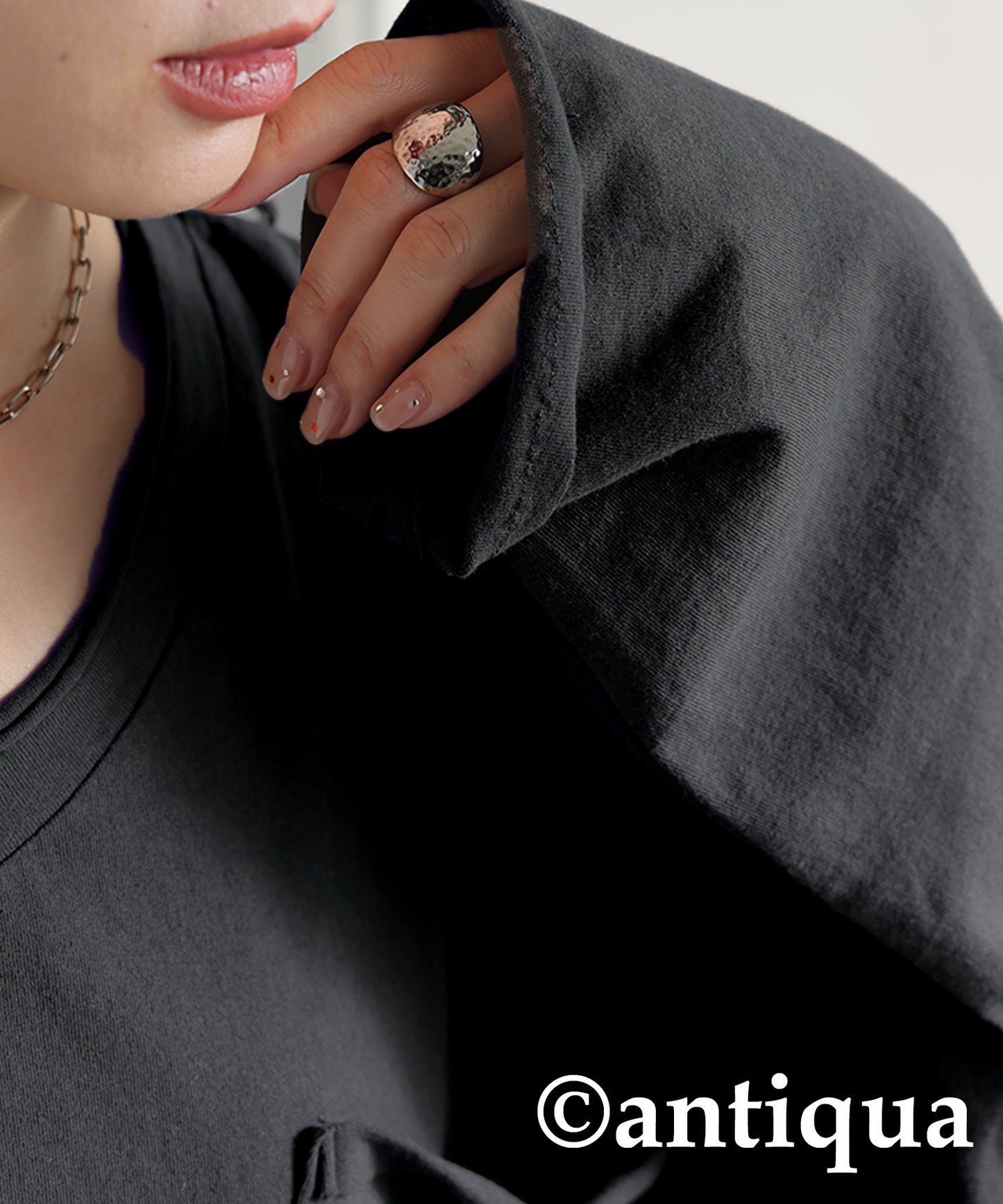 Cut-Off V-Neck Long T-Shirt Ladies