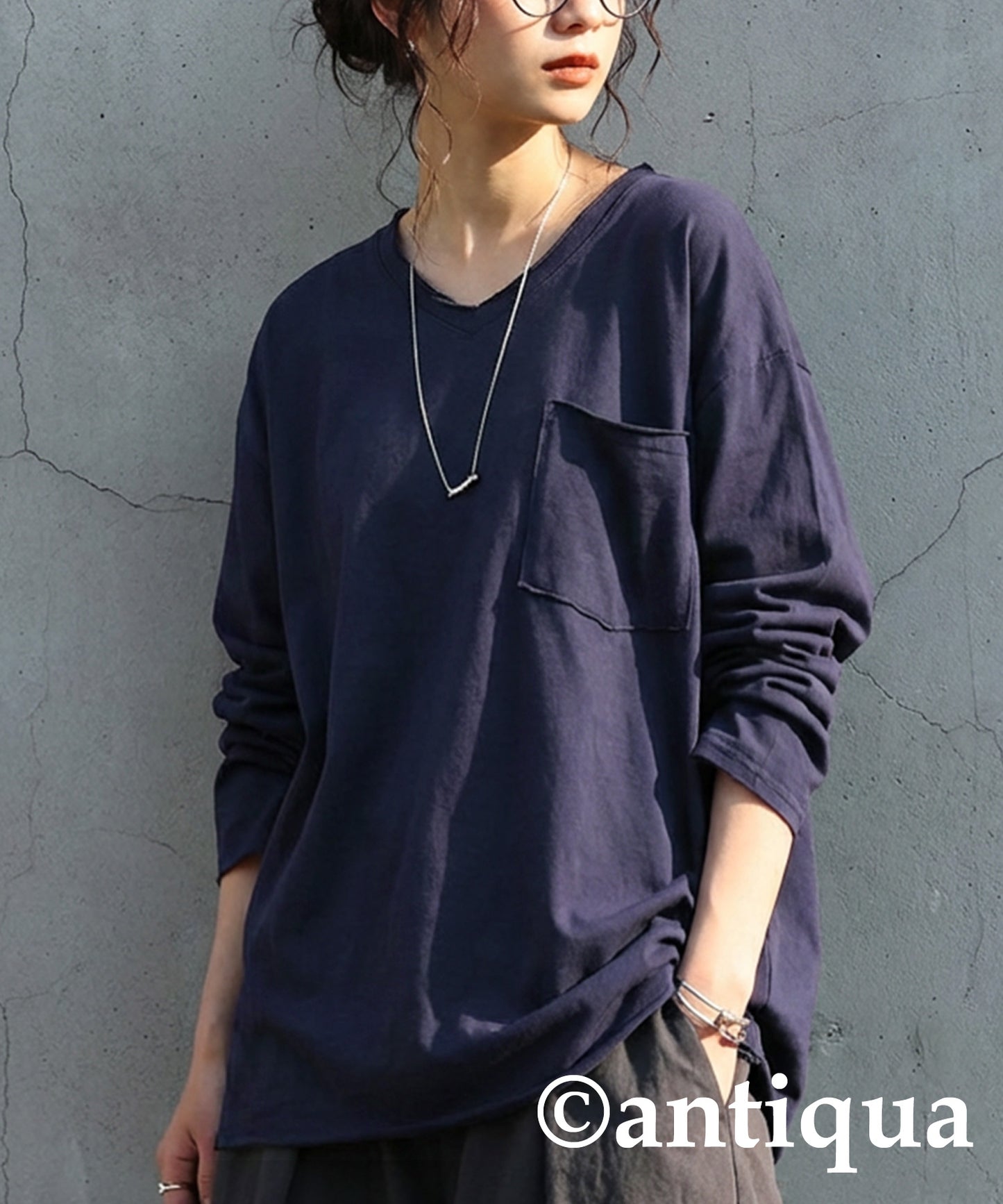 Cut-Off V-Neck Long T-Shirt Ladies