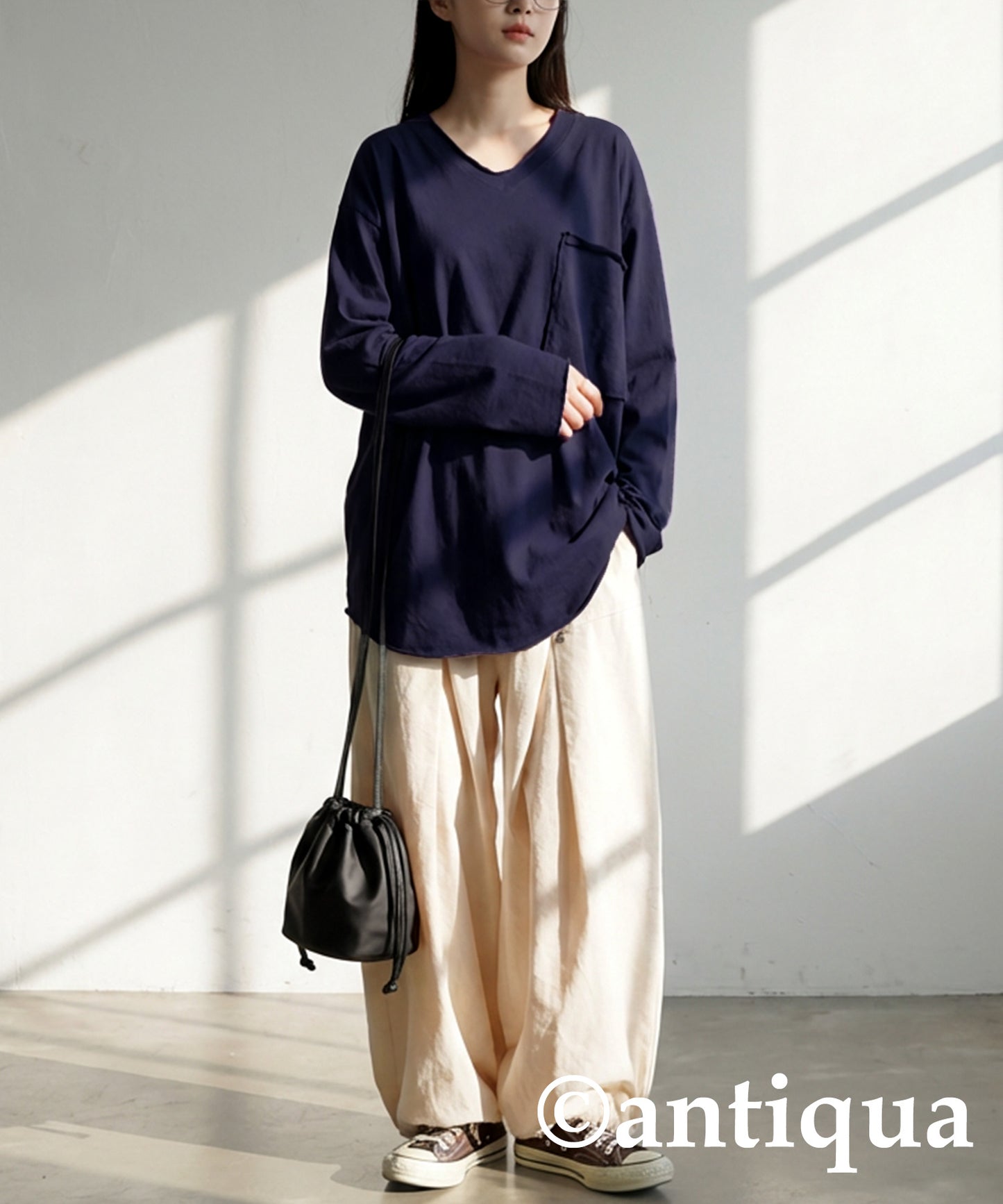 Cut-Off V-Neck Long T-Shirt Ladies