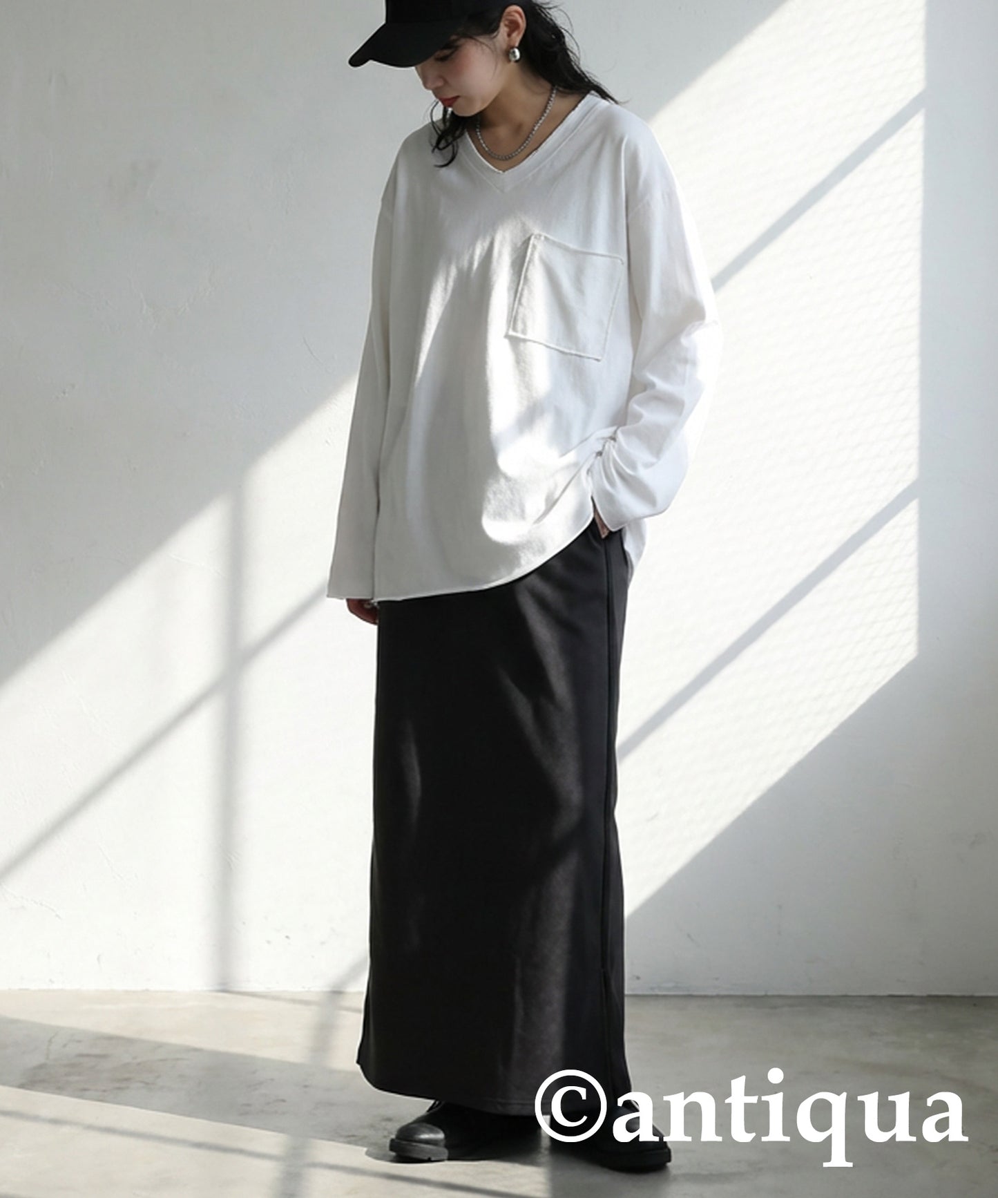 Cut-Off V-Neck Long T-Shirt Ladies