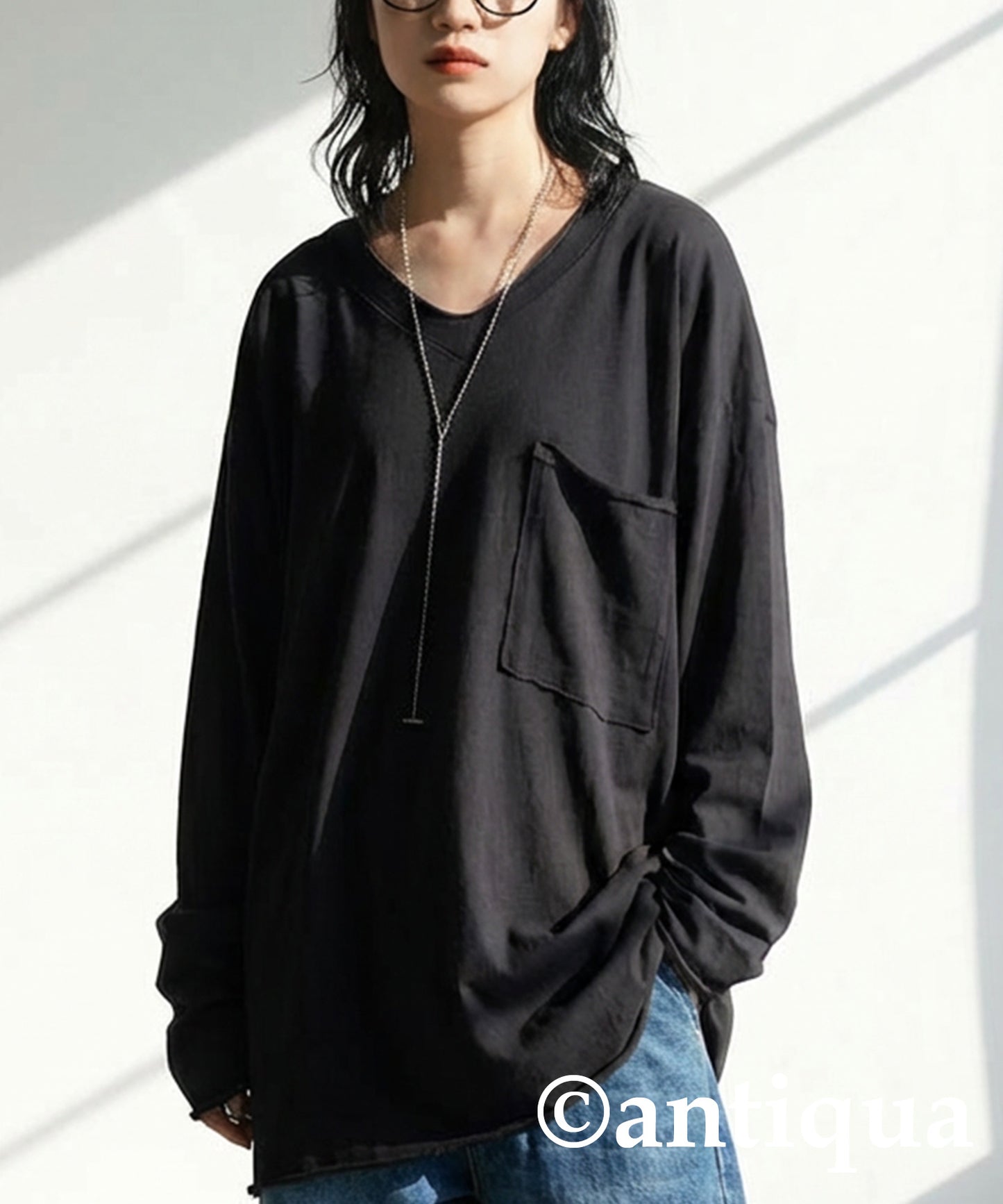 Cut-Off V-Neck Long T-Shirt Ladies