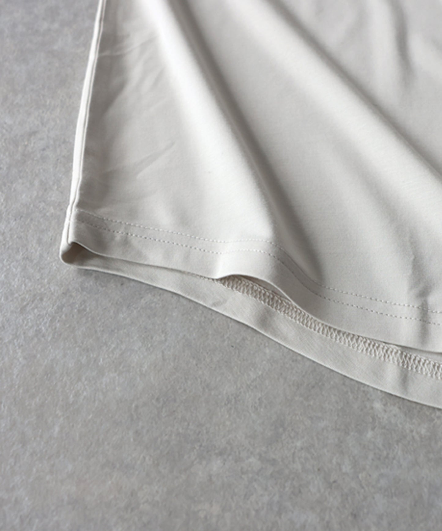 Cool-Touch, Smooth-Textured Long-Sleeved T-Shirt Men’s