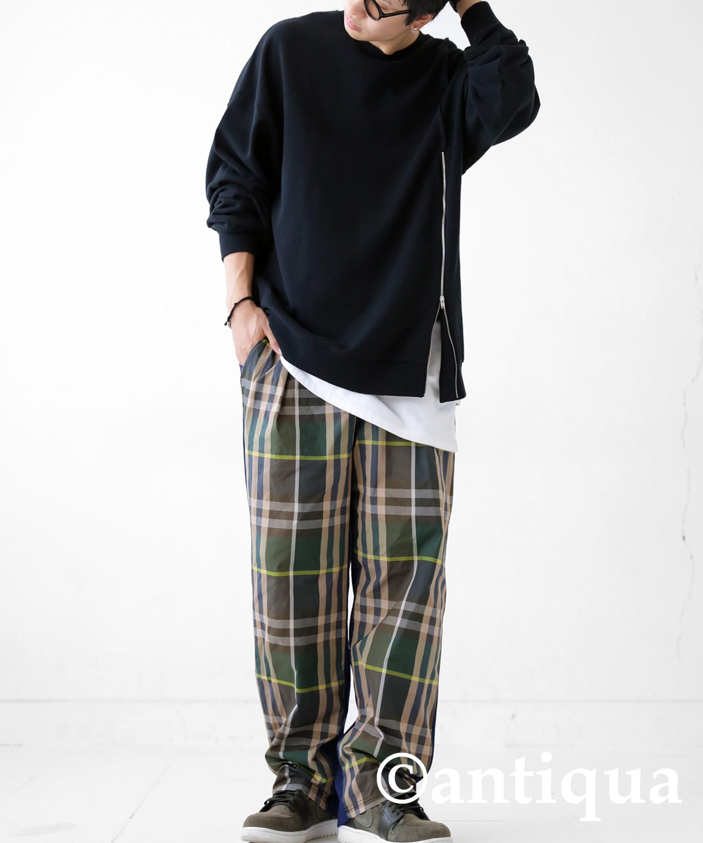 Different material switching check pants Men's