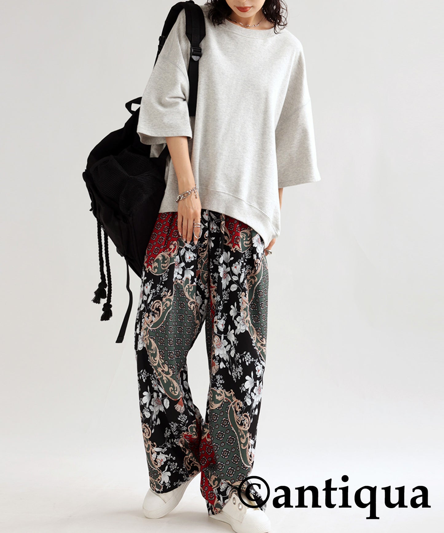 Antique pattern pants Ladies