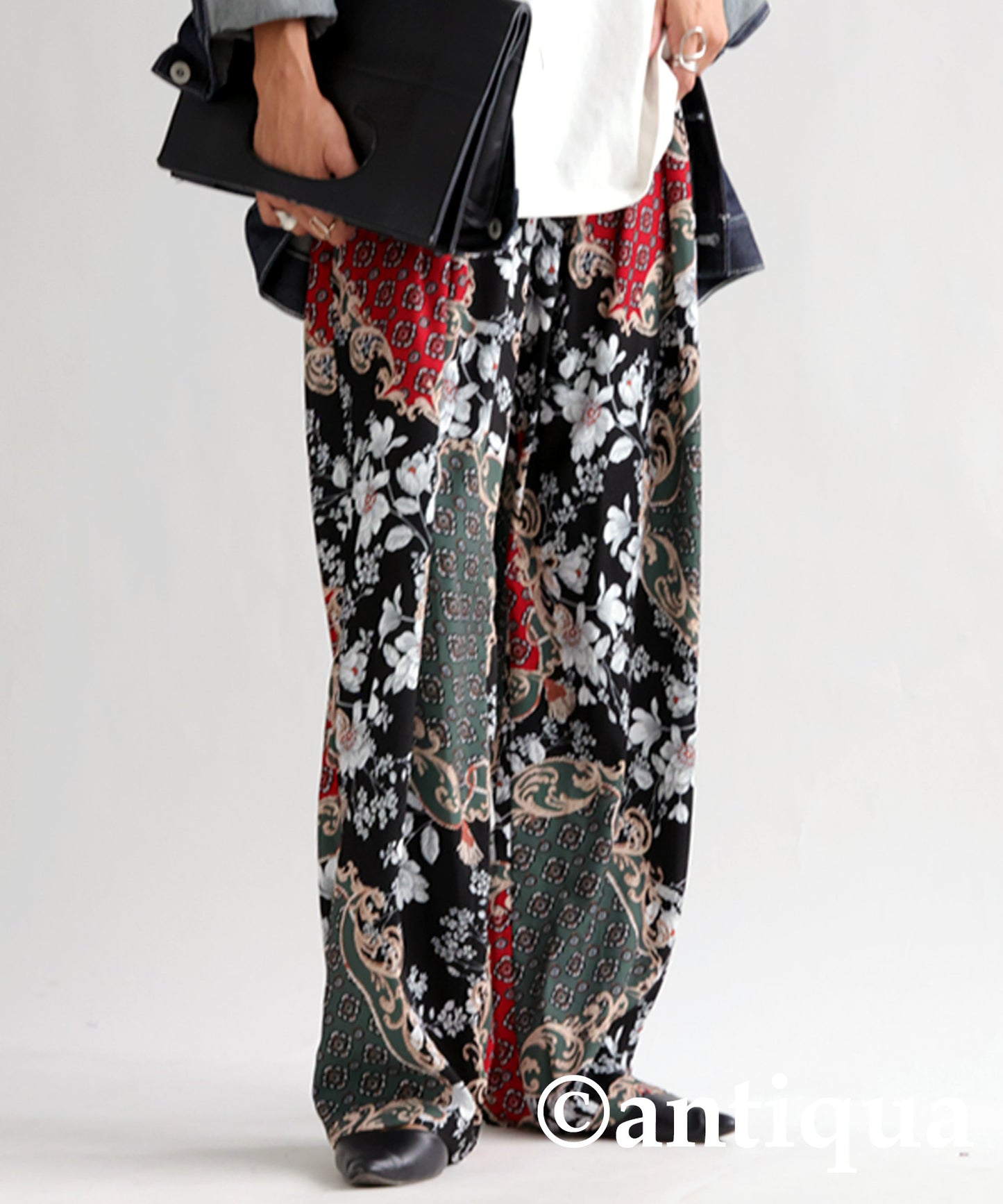 Antique pattern pants Ladies