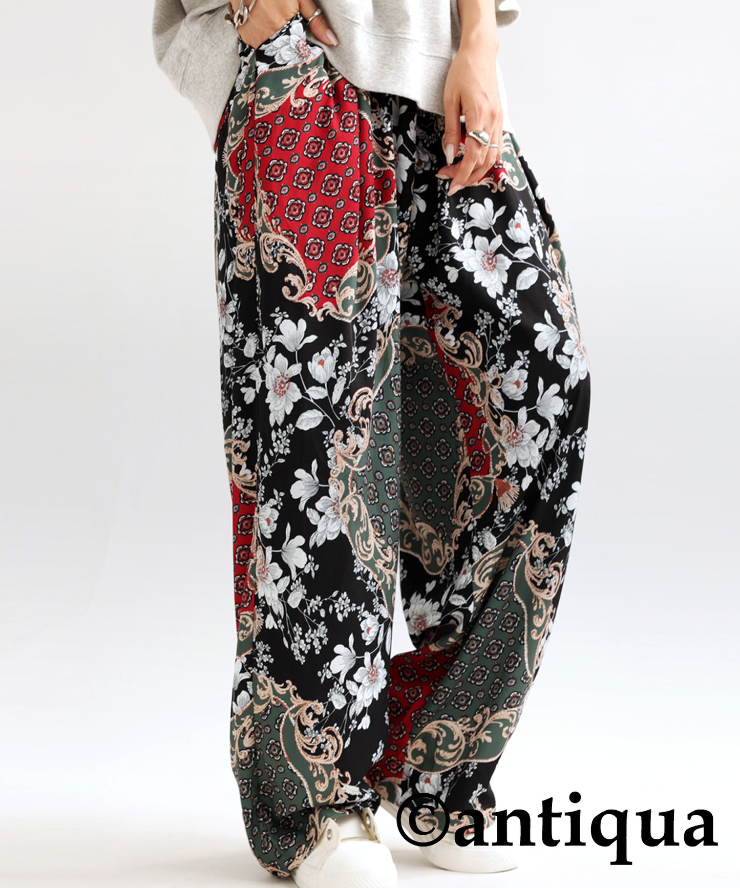 Antique pattern pants Ladies