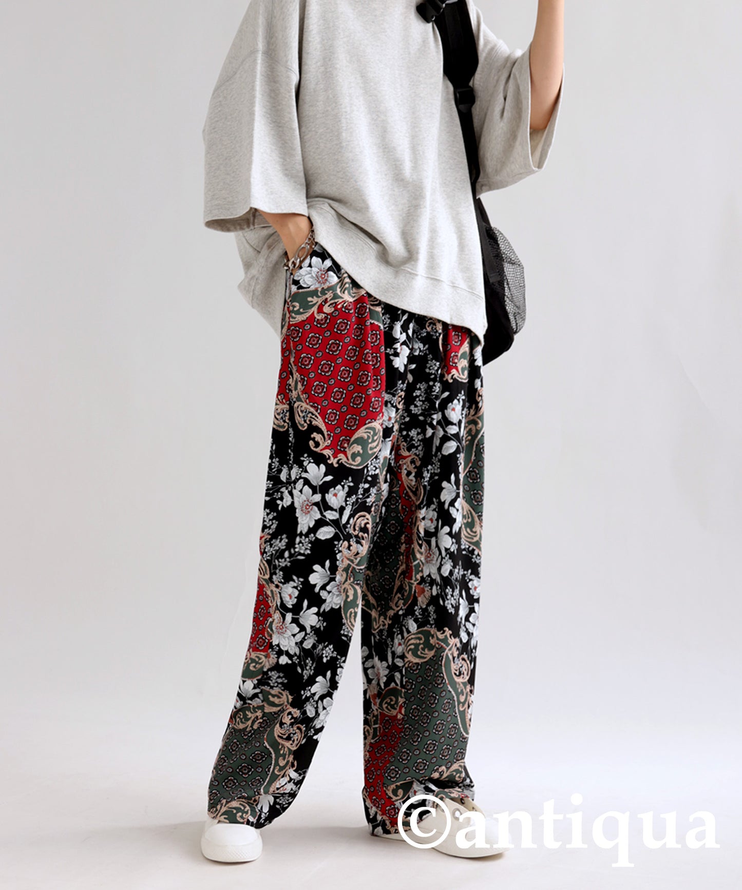 Antique pattern pants Ladies