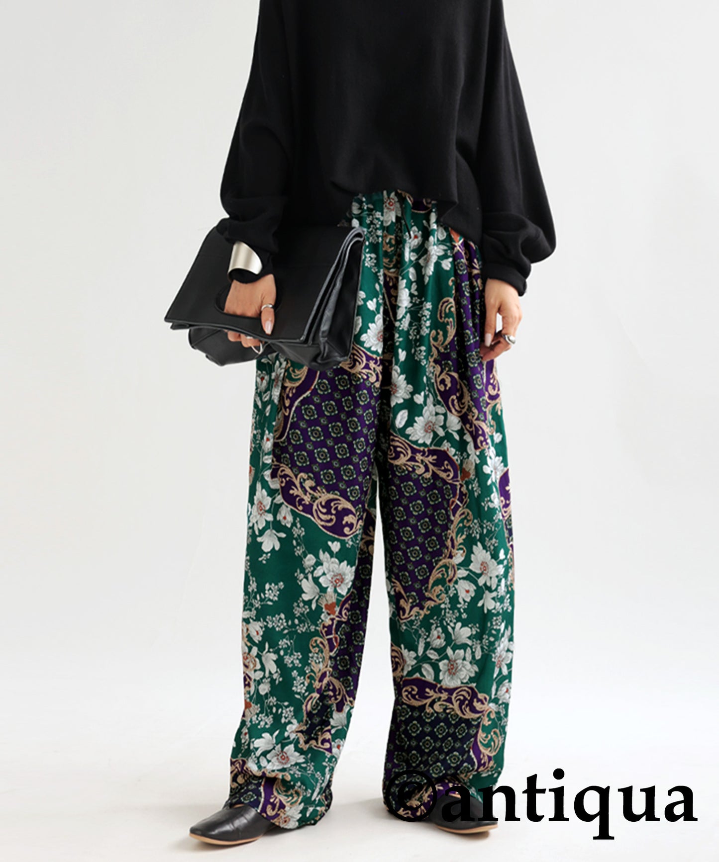 Antique pattern pants Ladies