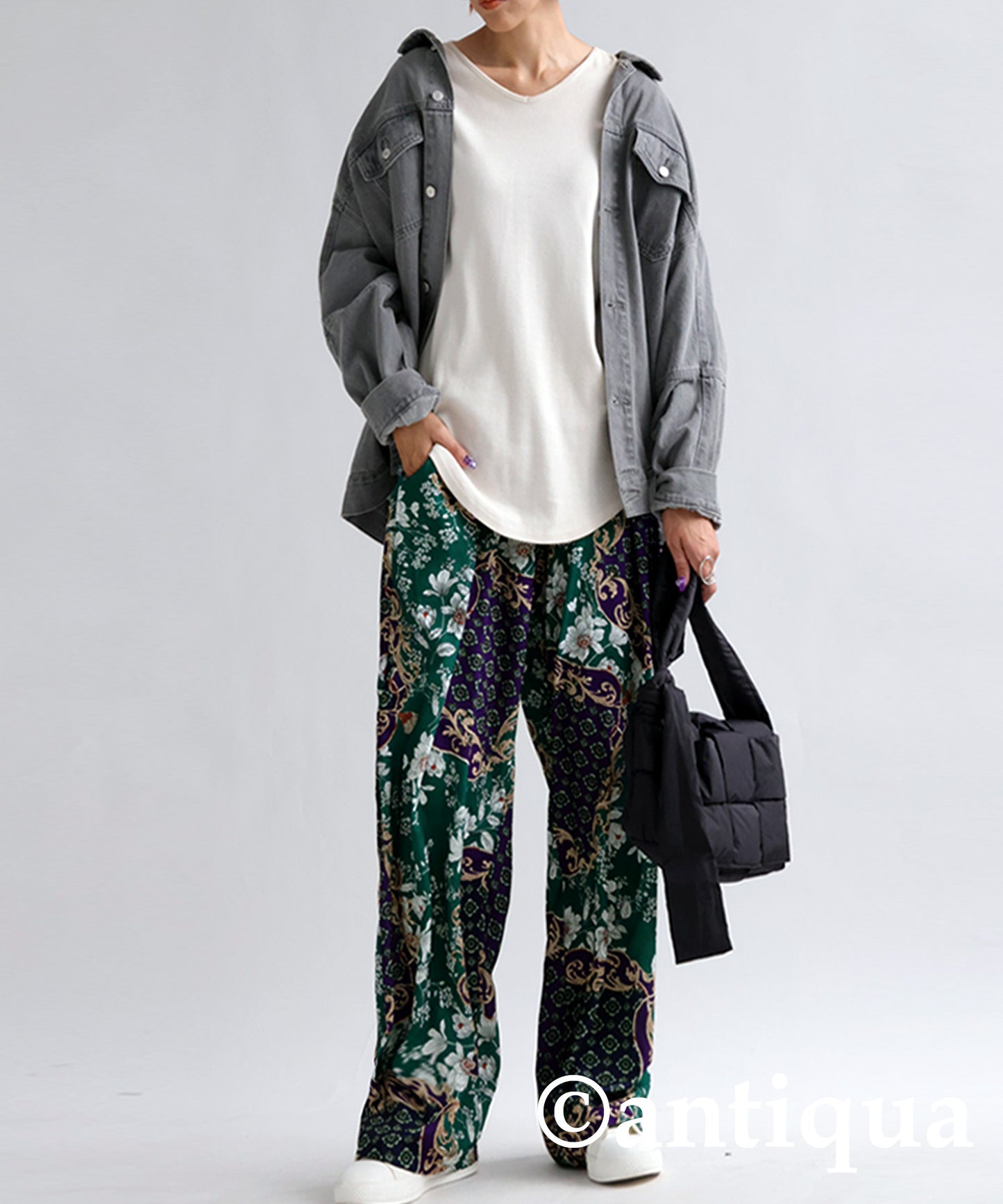 Antique pattern pants Ladies