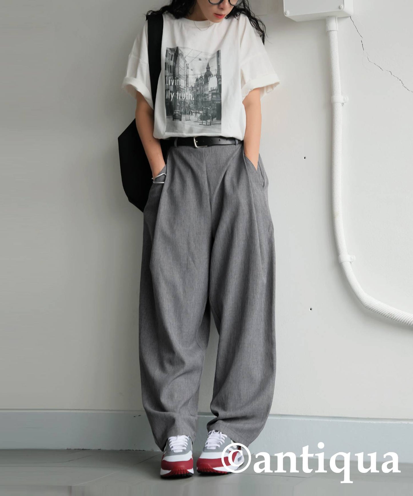 Tuck Design Pants Ladies