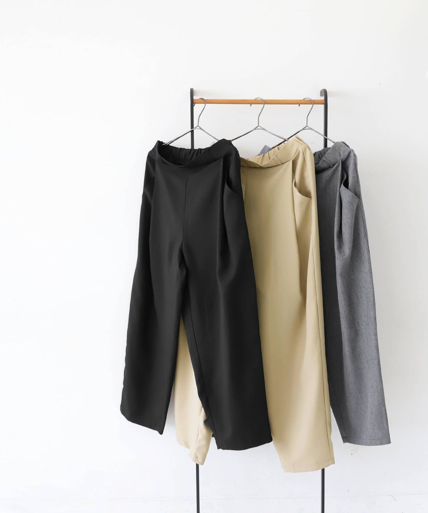 Tuck Design Pants Ladies