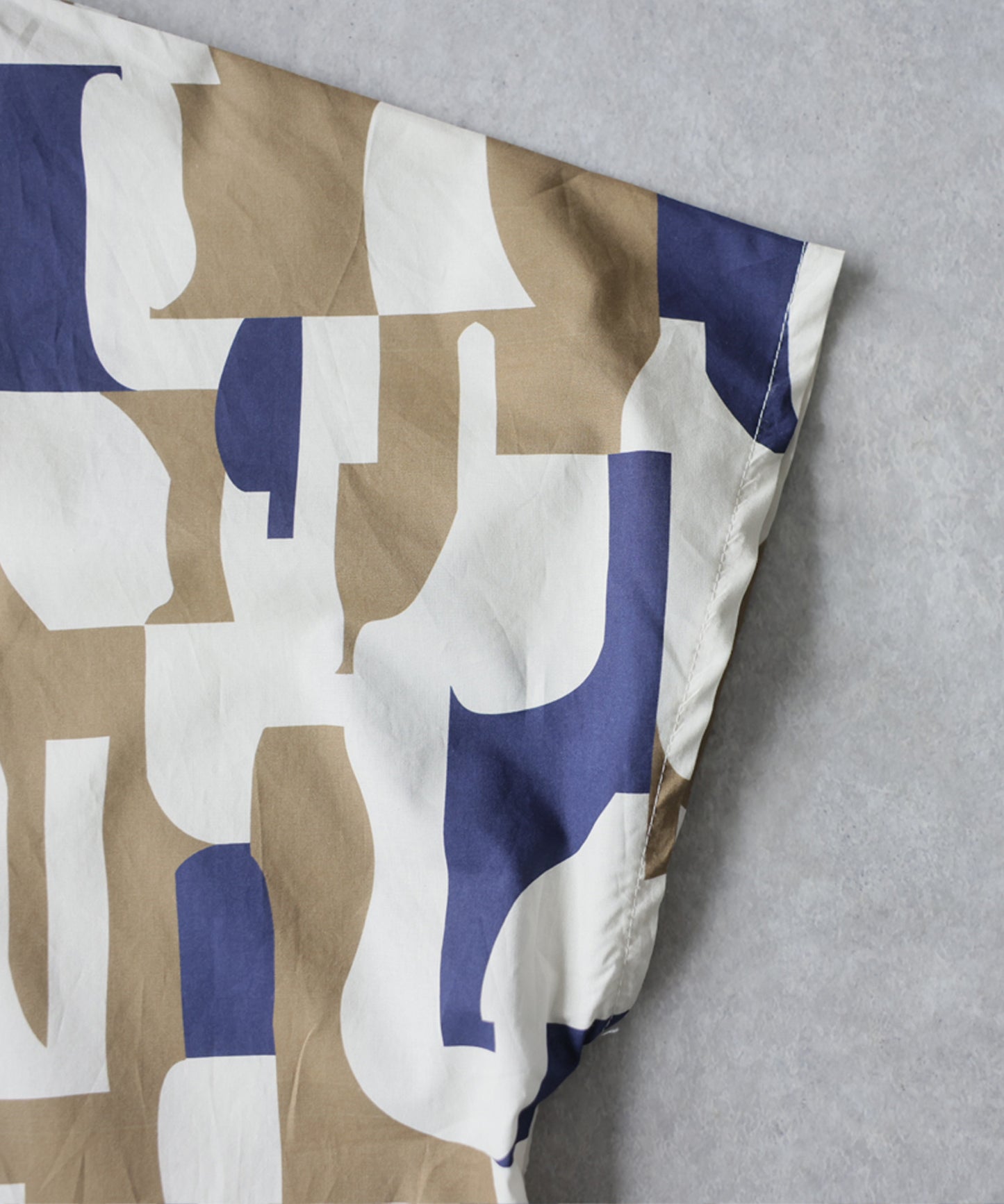 Open-Collar Retro-Patterned Shirt Men’s