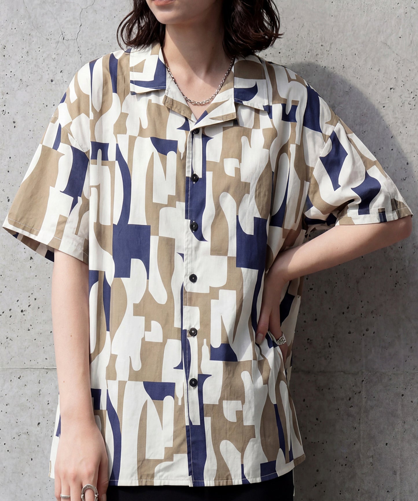 Open-Collar Retro-Patterned Shirt Ladies