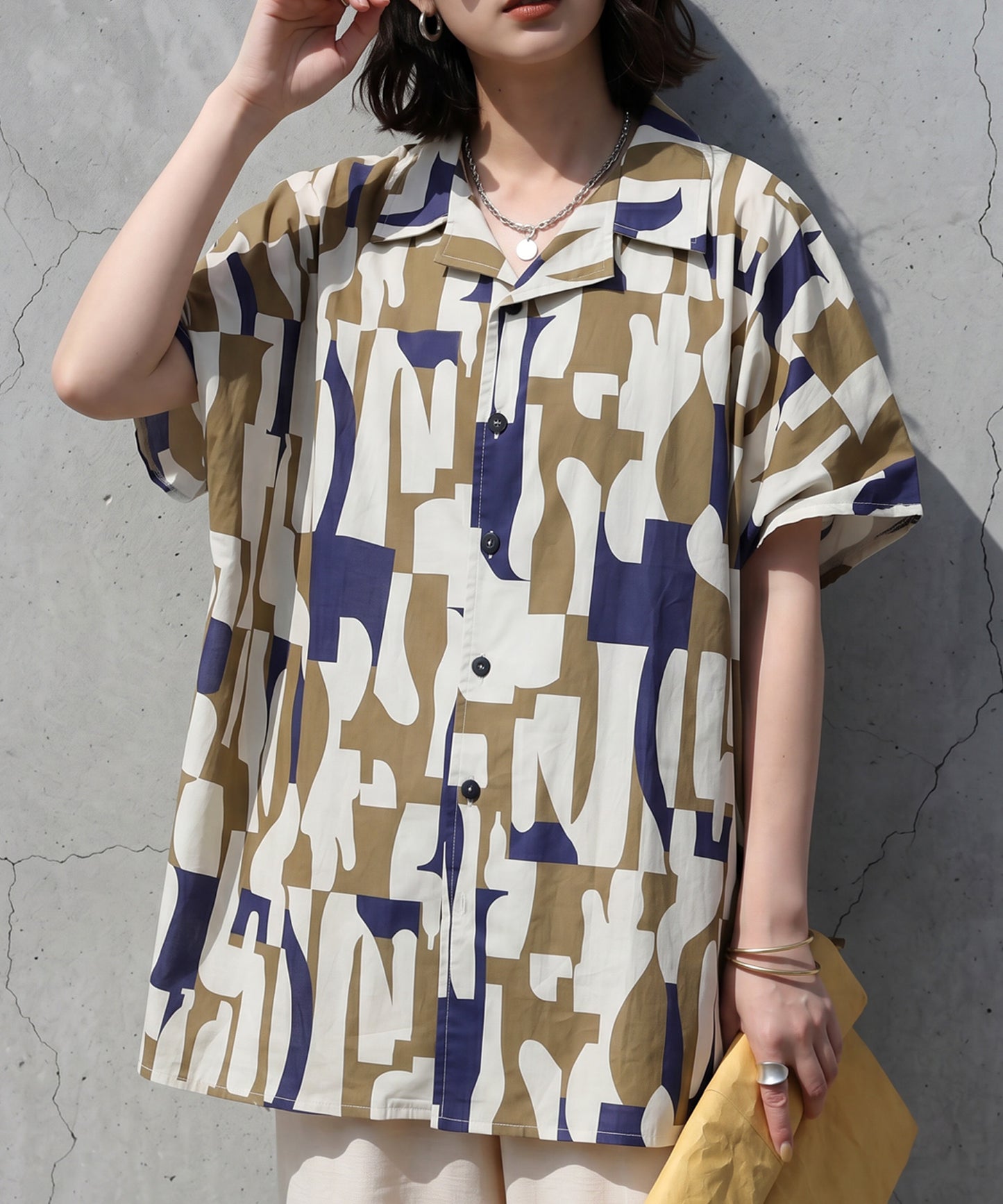 Open-Collar Retro-Patterned Shirt Ladies
