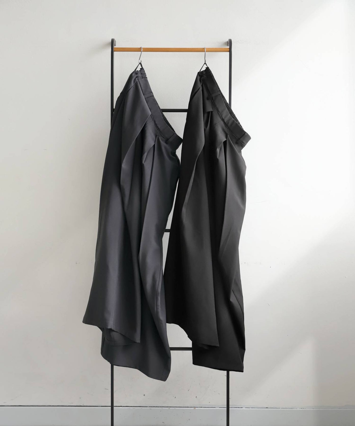 Men's Tuck Wide Pants