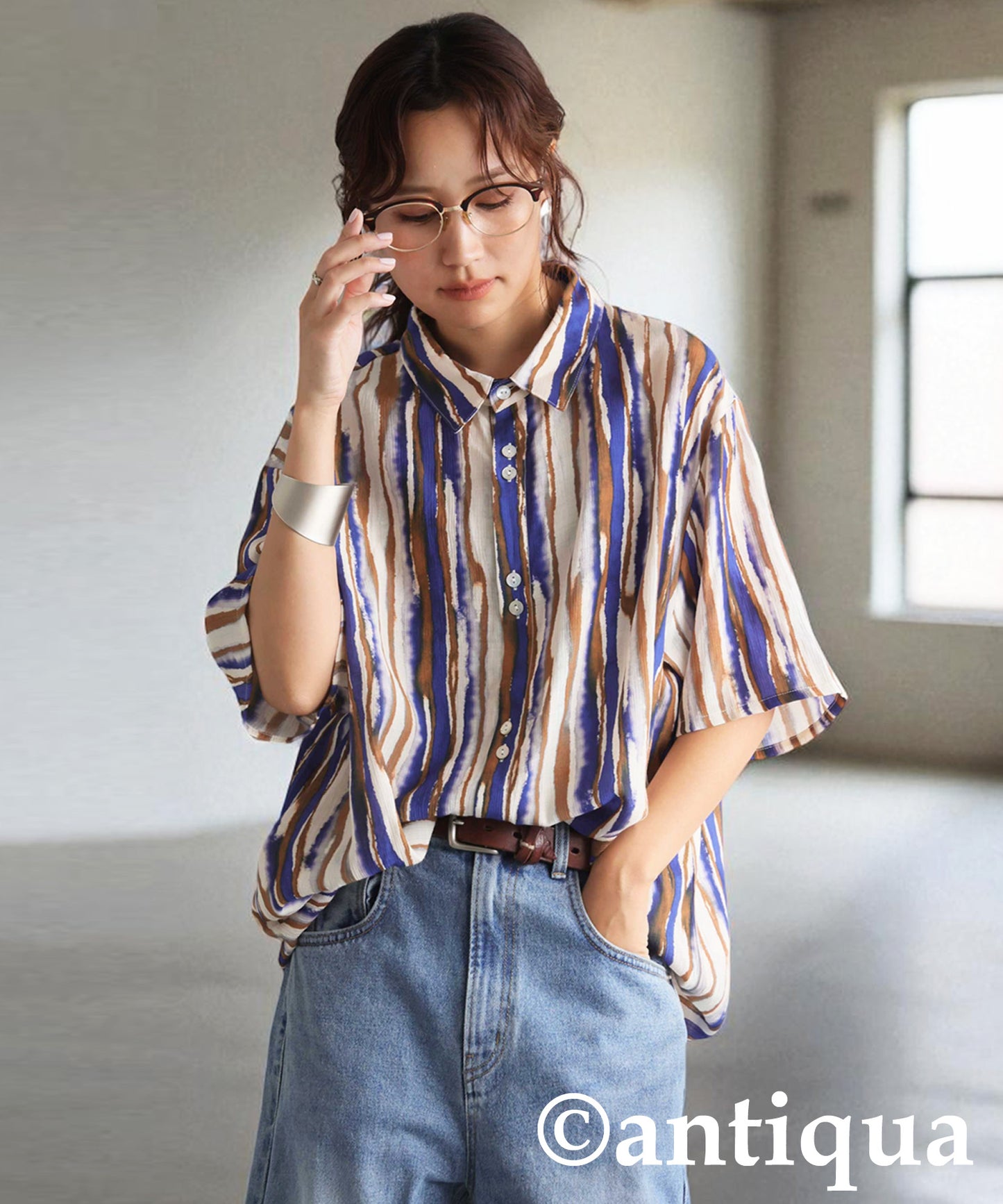 Ladies Nuanced Pattern Shirt