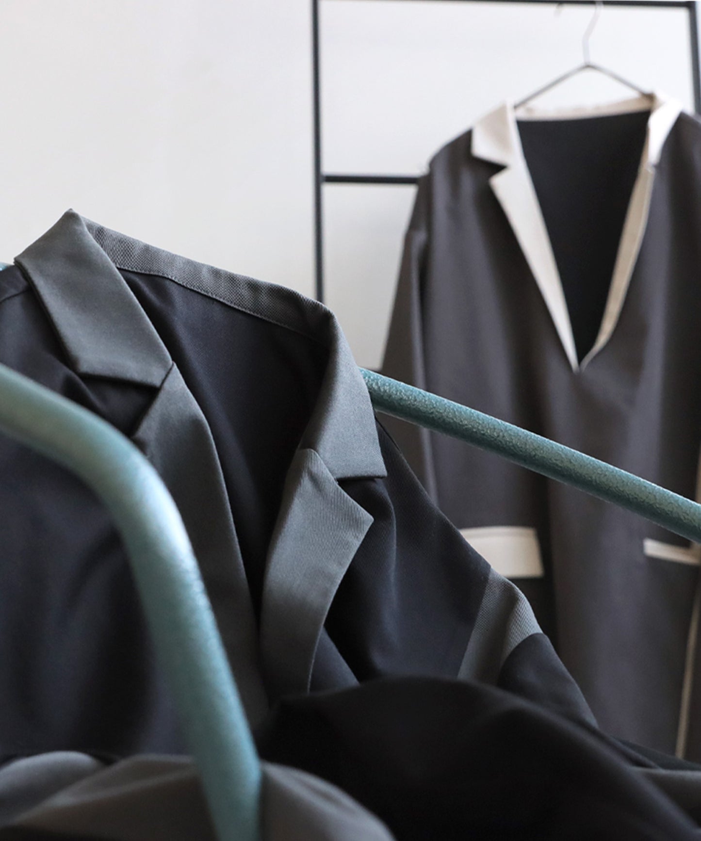 Color Scheme Switch Pullover Men's