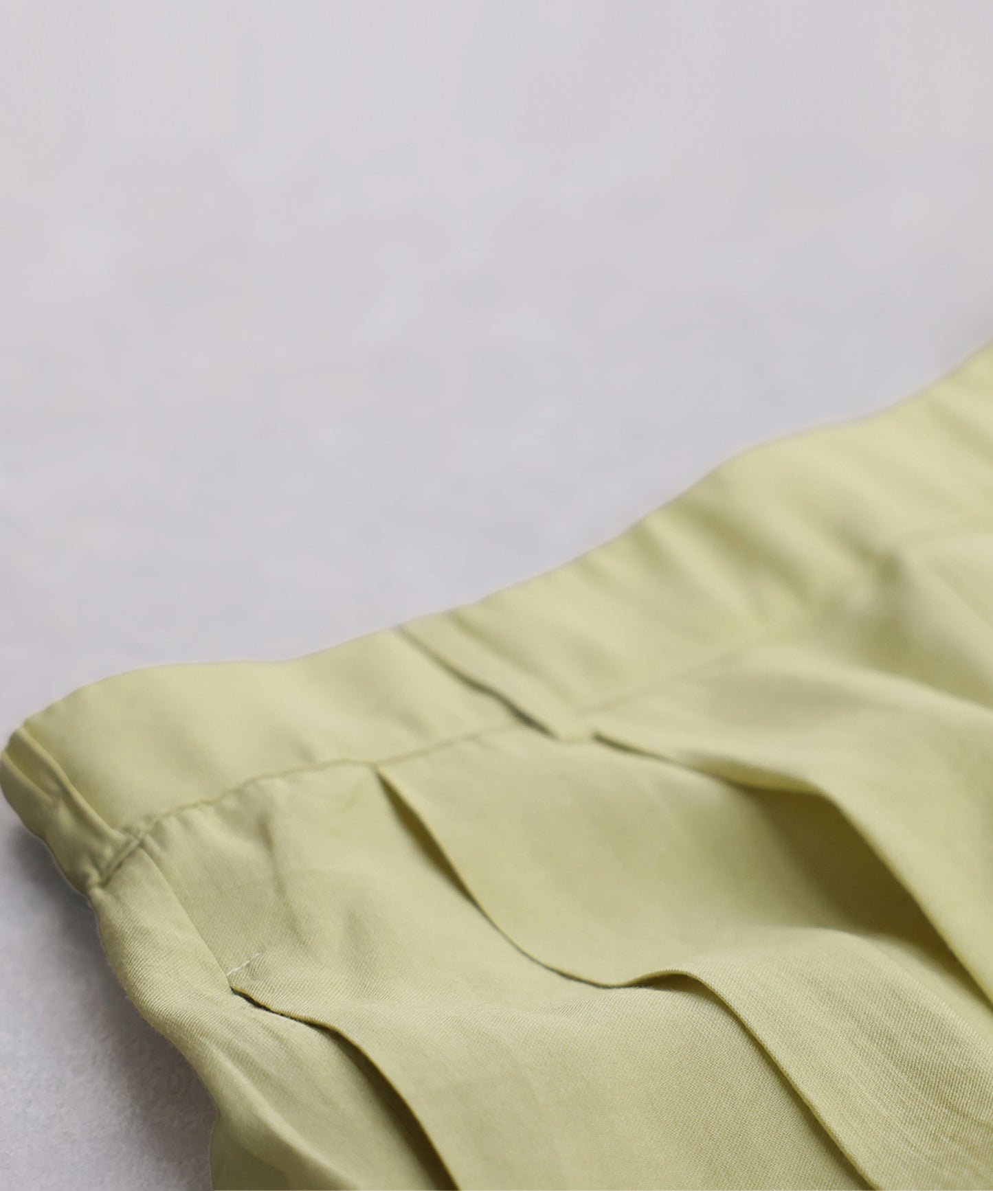 Wide-Pleated Pants Ladies