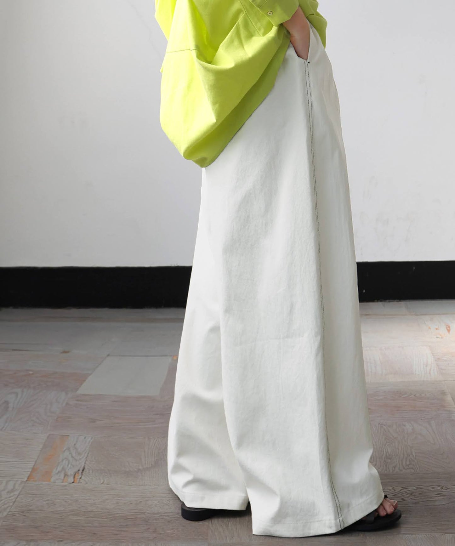 Color-Coordinated Stitching Wide Pants Ladies