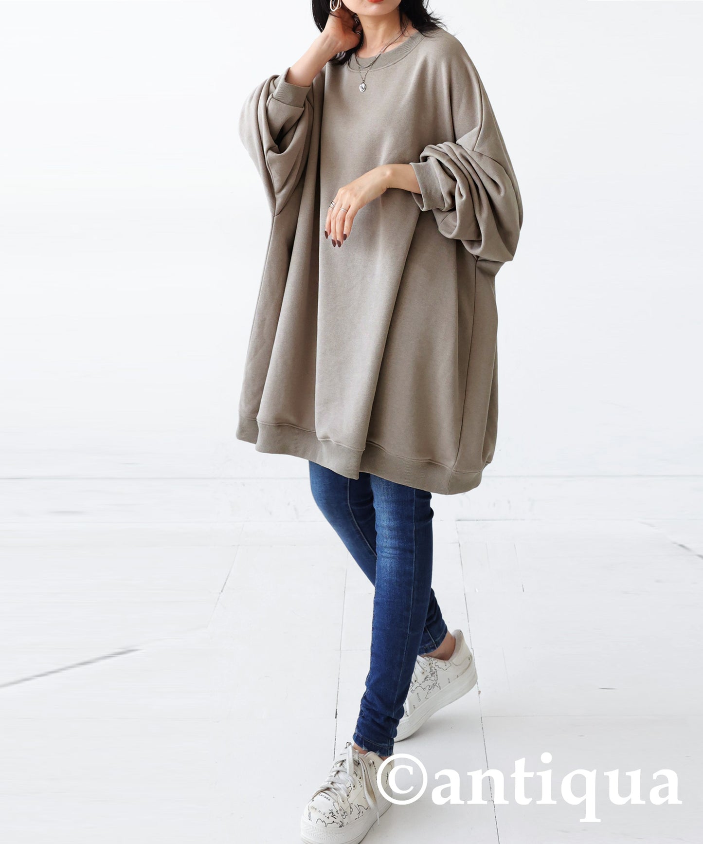 Ladies loose-fitting sweatshirt long sleeve plain