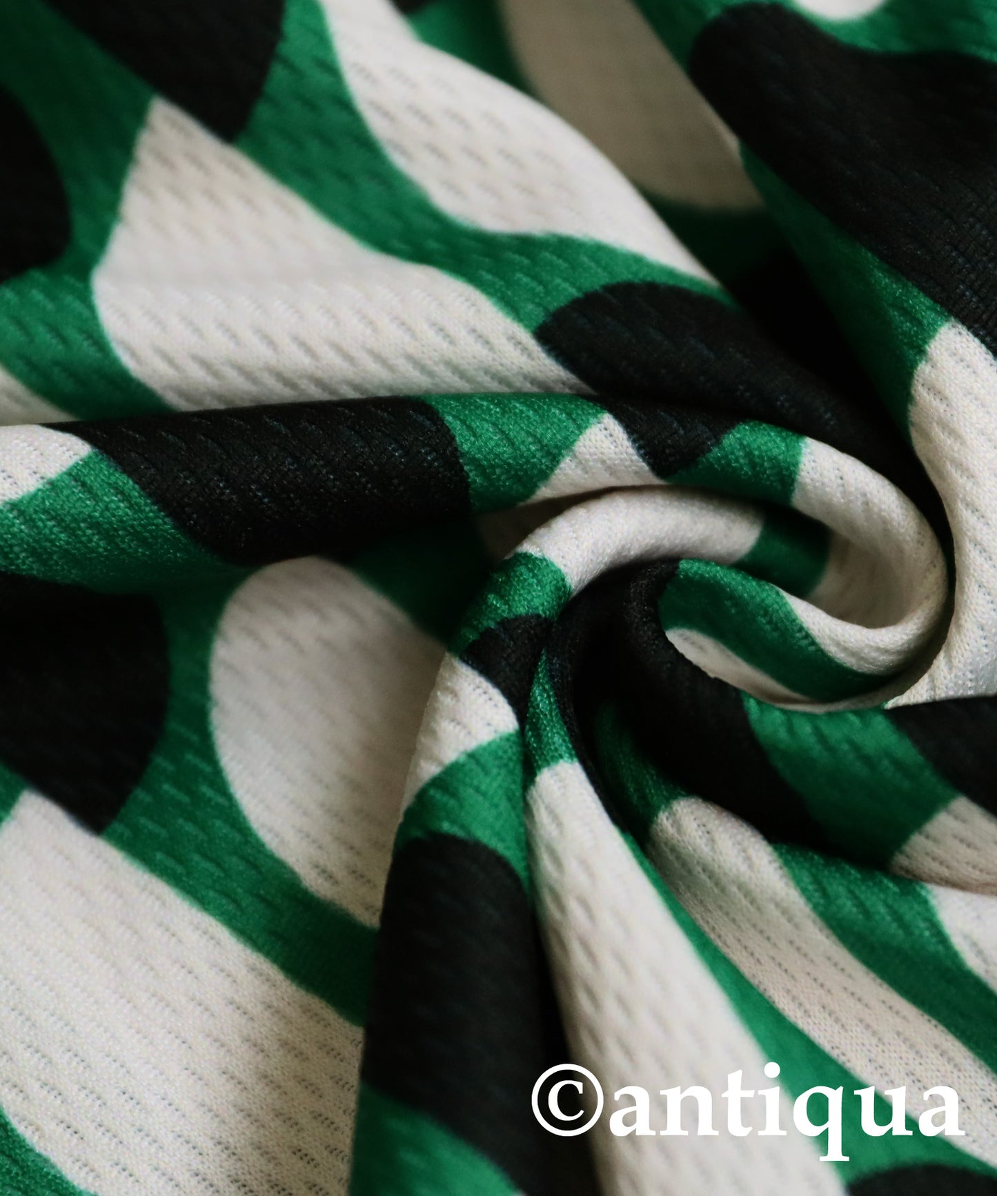 Salu. Ladies Retro Pattern Polo Shirt