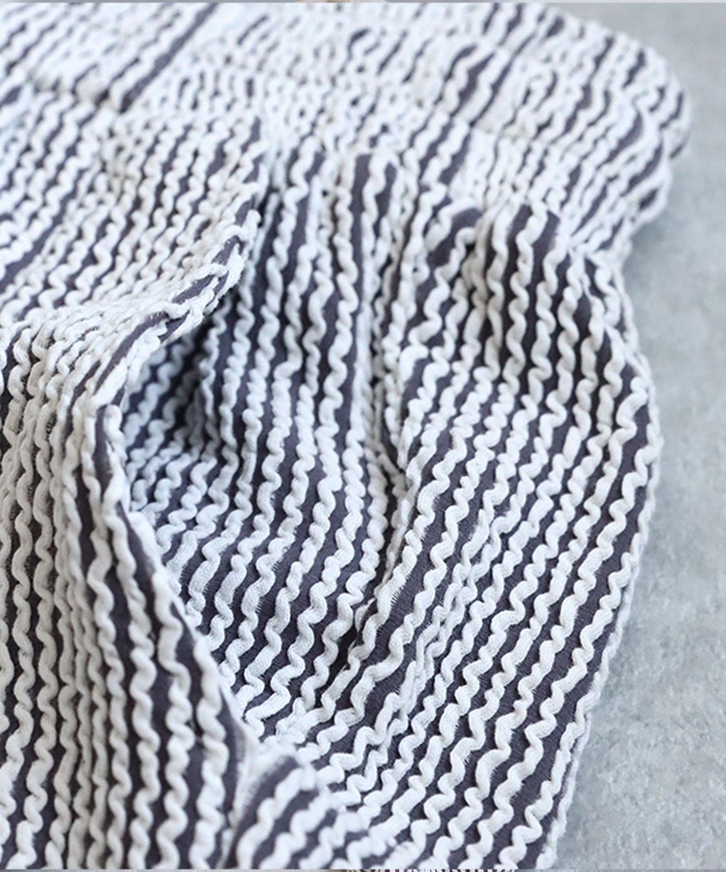 Salu. Men's Striped Logo Pants