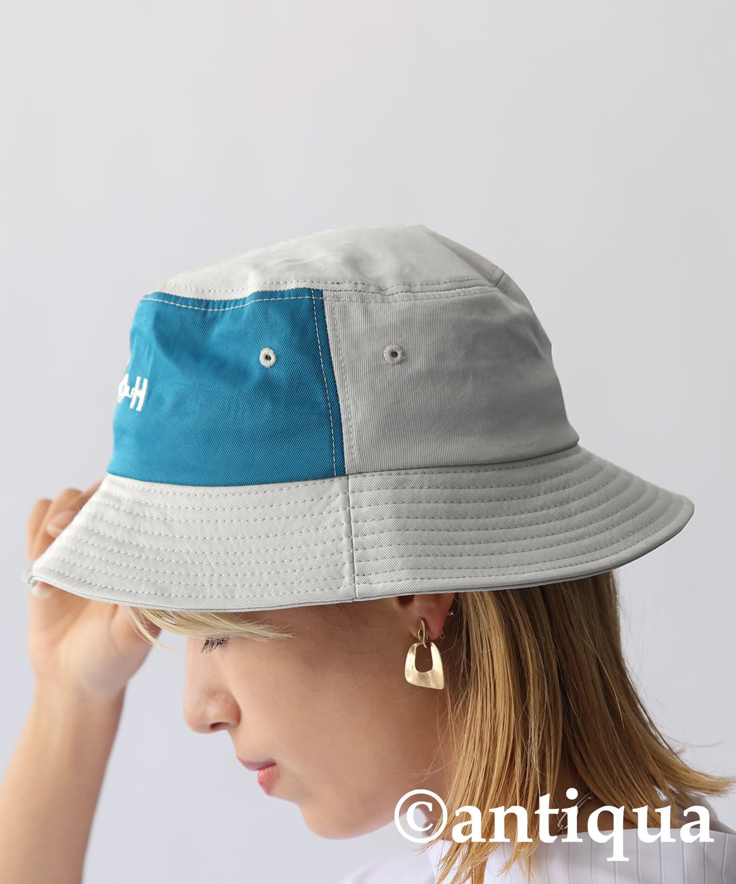 Ladies ANTIQUA GOLF × STCH Color-Coordinated Logo Bucket Hat